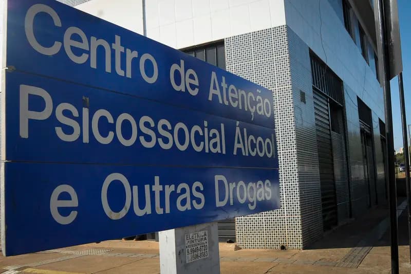 Imagem de fundo da matéria "Atendimento Psicossocial esbarra em preconceito e estigmas sociais"